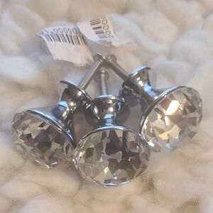 3 Flat Cut Crystal Knob